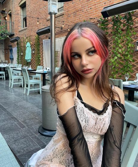 赤毛の痩せたオンリーファンズ ホットセクシー 写真