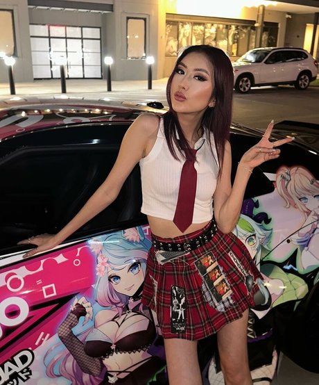 DJ Camgirl 裸の女優 画像
