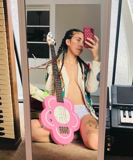 Indigo De Souza 完璧なスター 写真