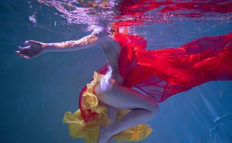 allygatorrz 美しいモデル 写真