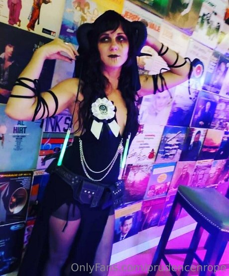 prudencenrope エロティックモデル 写真