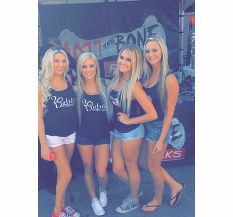 Amber BeIarski 素敵なスター 写真