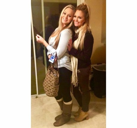 Amber BeIarski 裸のモデル ギャラリー