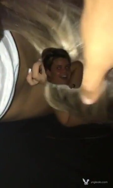 Haley Schomaker ポルノスター ヌード 写真