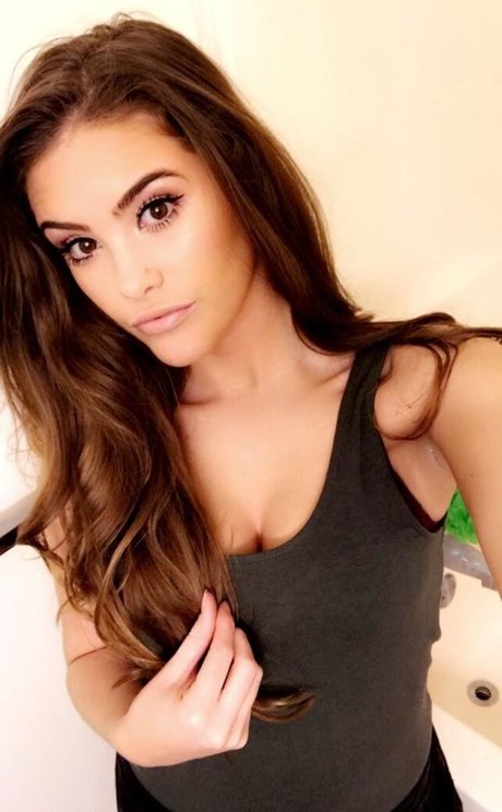 タトゥーオンリーファン ホットセックス 画像