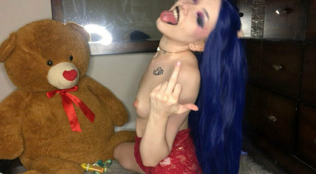 redvixenxxxx ポルノスター ホット 写真