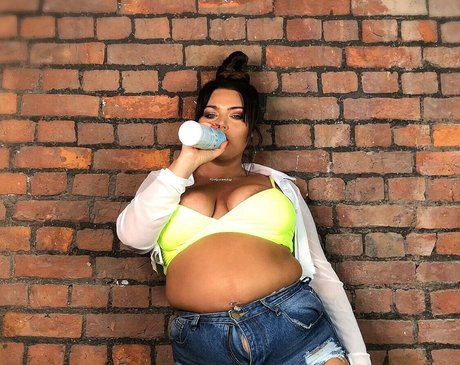 Goddess Shar アダルトモデル 写真