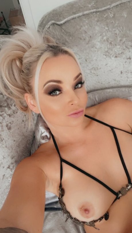 Destiny Eastwest 独占女優 ギャラリー