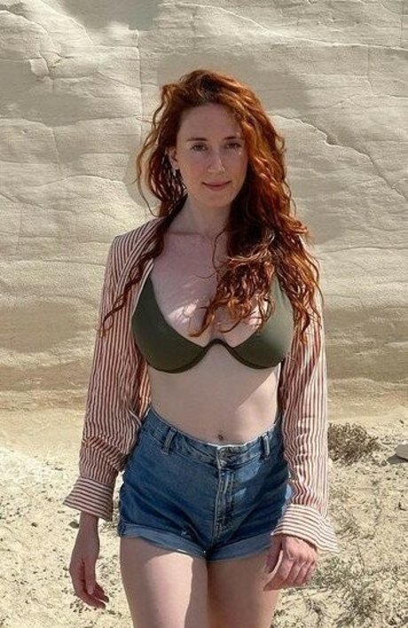 Madeleine Baldachino 独占スター 画像