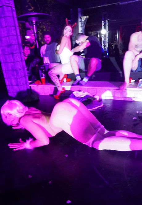 alexxaanndria セクシーなポルノスター 写真