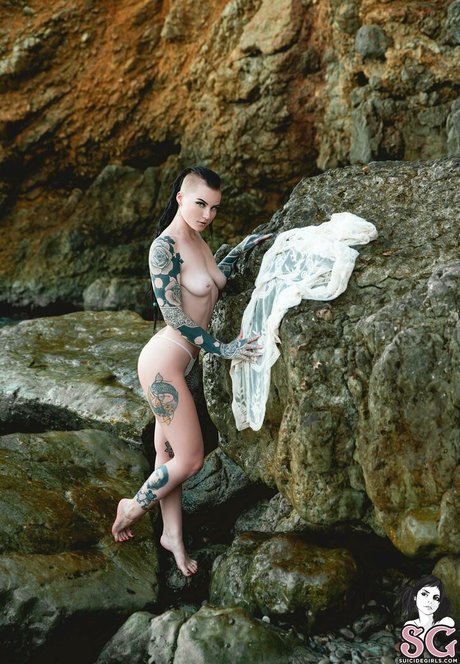 軍事オンリーファンズ ホットセクシー 写真