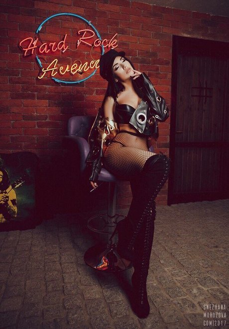 指マン 潮吹き オンリーファンズ セクシー ギャラリー