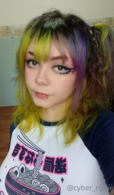 cyber nyxie エロティックなモデル アーカイブ