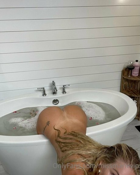 精子オンリーファン ヌード ギャラリー