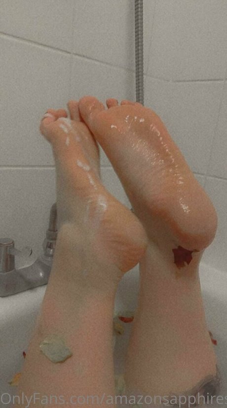 レズビアンマッサージオンリーファンズ セクシー裸 写真