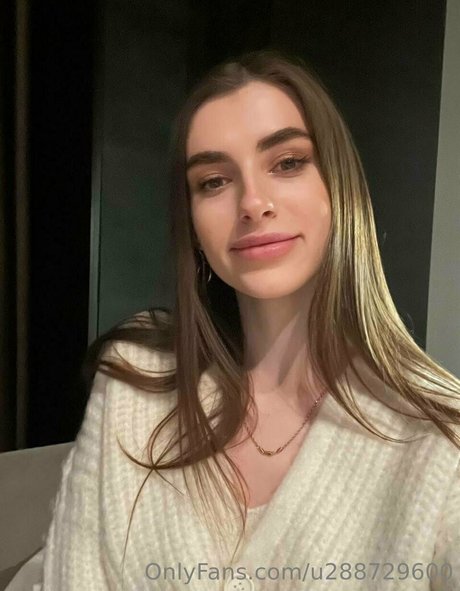 ティーンフィンガリングオンリーファンズ ポルノ 写真