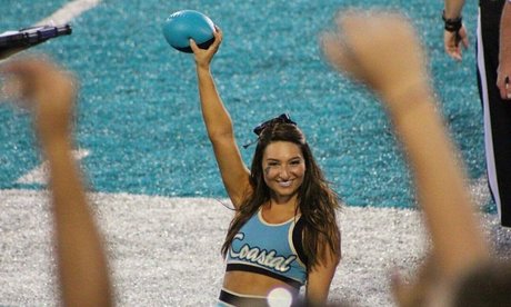 Lizzy Decologero 完璧なスター アーカイブ