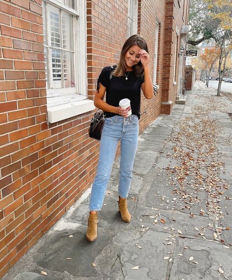 Hailey Lower ヌードモデル ギャラリー