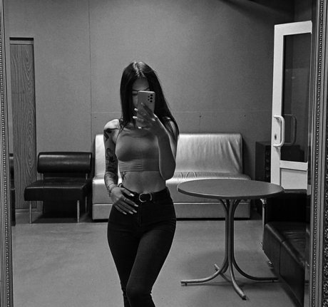 パイズリ オンリーファンズ 無料アダルト 写真