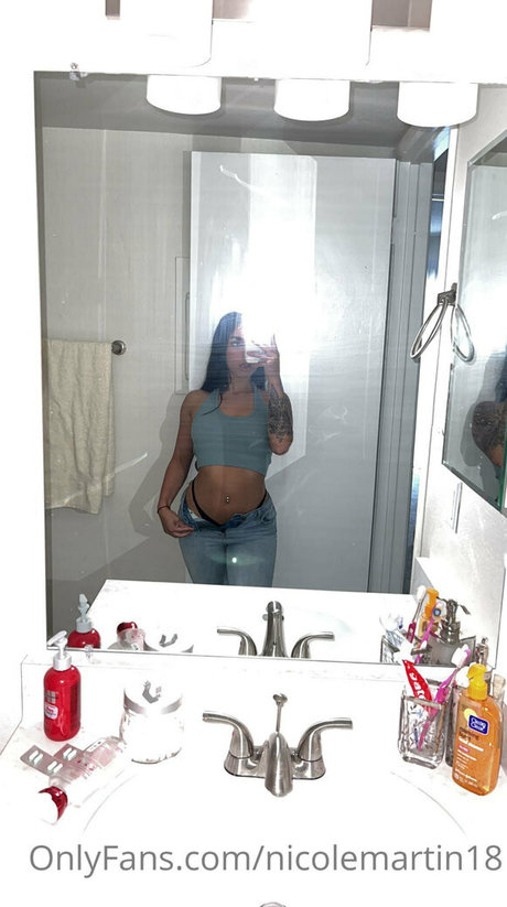 Lilibaby18 セックス女優 写真