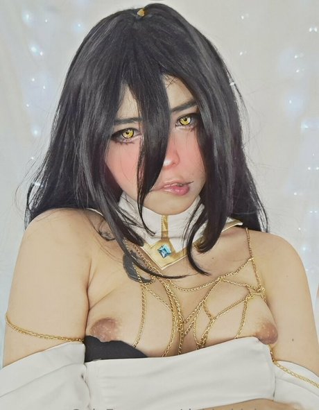 巨尻の黒人女性オンリーファンズ セクシーヌード ギャラリー