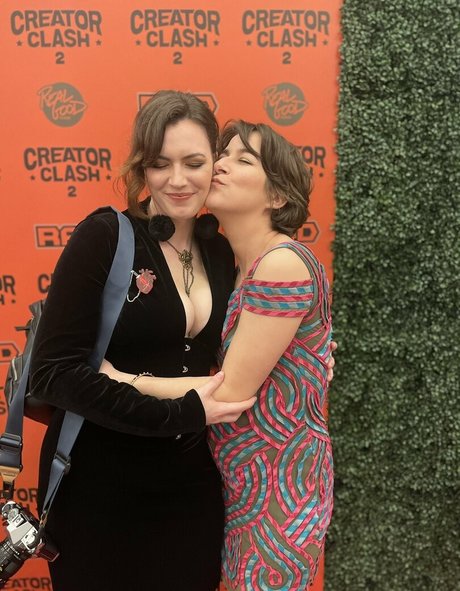 軍事オンリーファンズ ホットセックス 写真