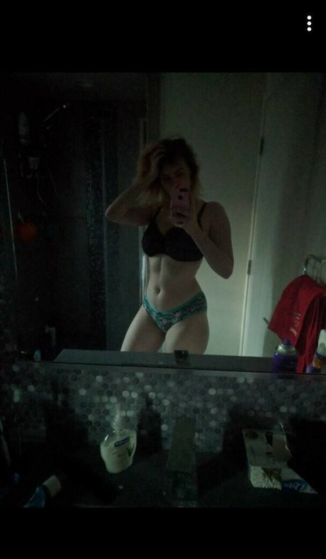 RipMika ヌード女優 画像