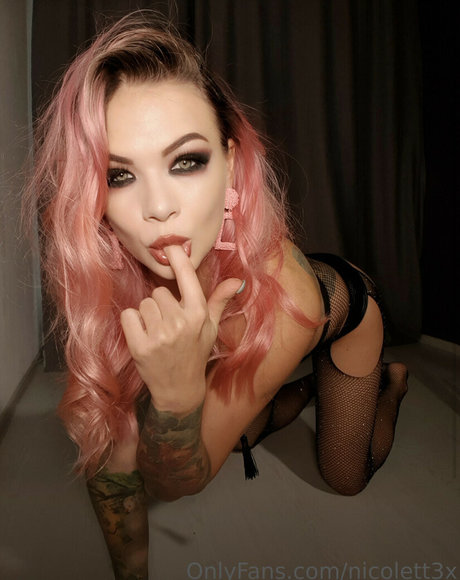 Nicolettxxx 無料スター ギャラリー