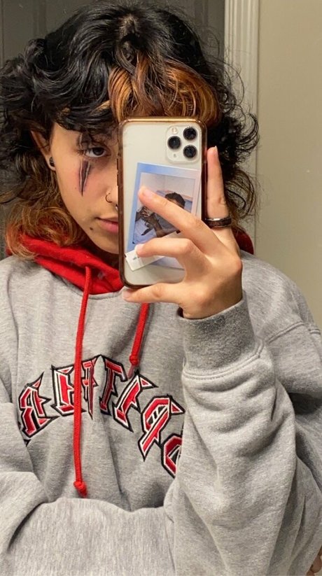 Suedmza エロティック女優 写真