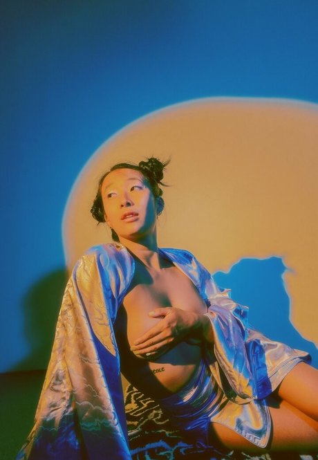 Nadya Okamoto セクシーモデル 画像