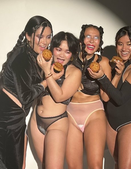 Nadya Okamoto セックスモデル 画像