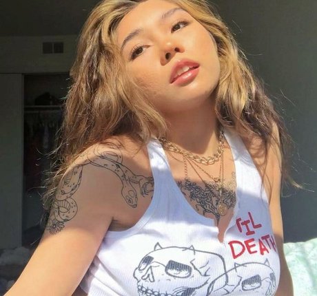 Mikah Tia ポルノスター アート 写真