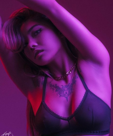 Mikah Tia HDポルノスター 写真