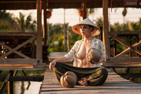 Ksyusha Egorova セクシーなポルノスター 写真