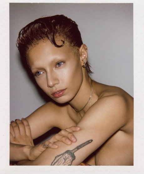 uglyworldwide セクシーなスター 写真