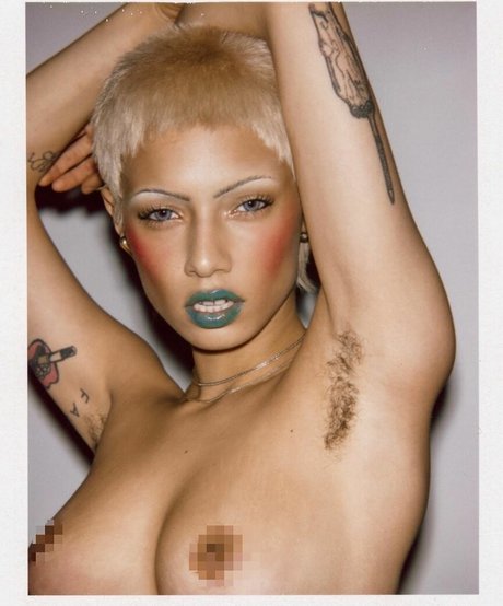 uglyworldwide 高品質スター 写真