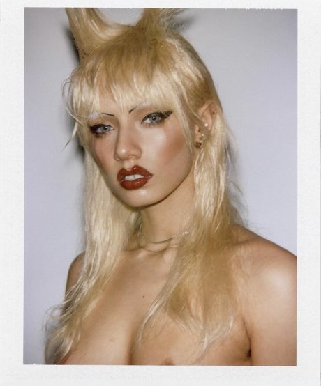 uglyworldwide 独占モデル 写真