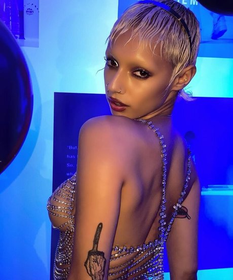 uglyworldwide ポルノスター 写真