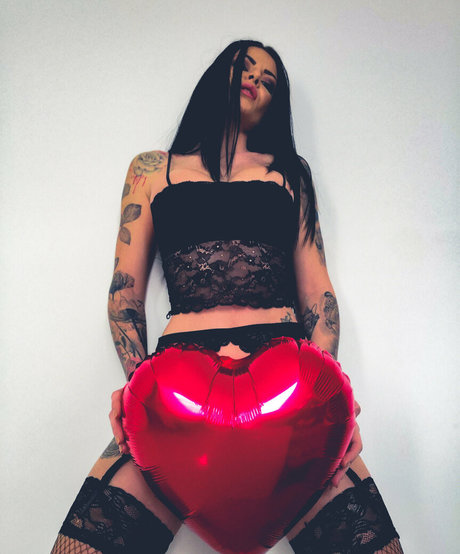 lory tatt 女優 画像