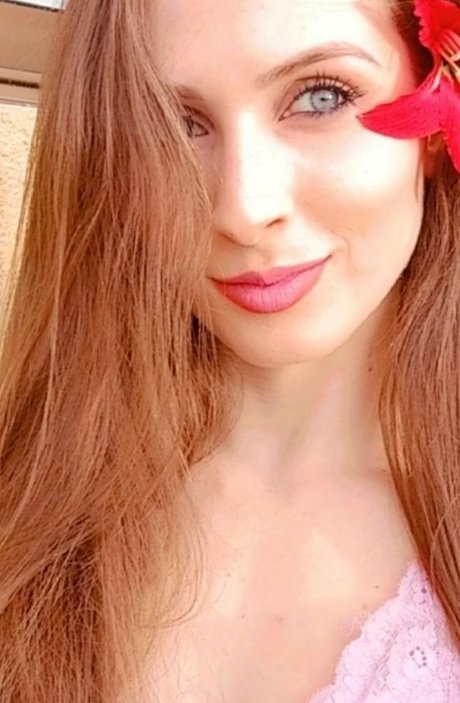 Gabi Mendes ポルノスター セックス 画像