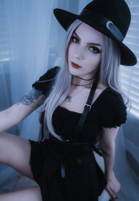 Bloodraven セクシーモデル 写真