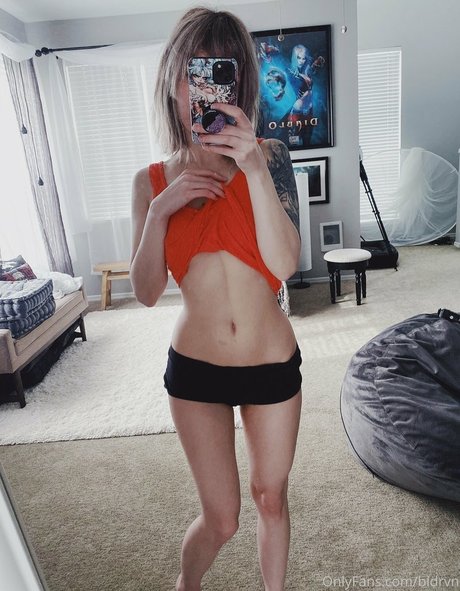 Bloodraven ヌードスター ギャラリー