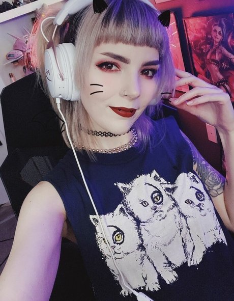 Bloodraven エロティックなポルノスター 画像