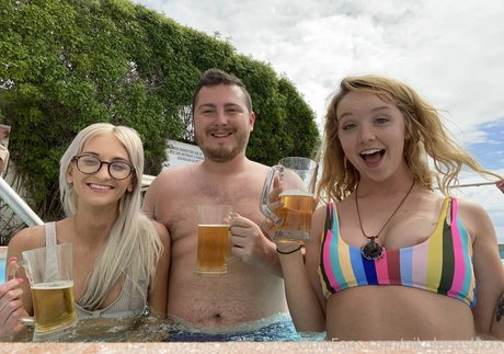 Nikole Nash 美しいスター 写真