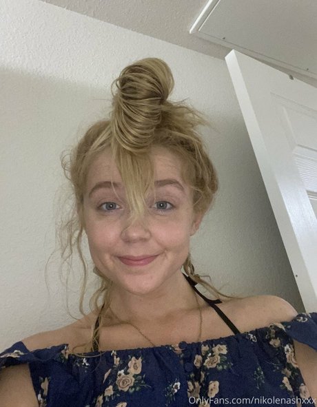 Nikole Nash 独占スター アーカイブ