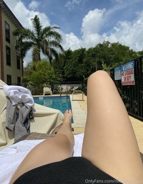 Nikole Nash セクシーなポルノスター 写真