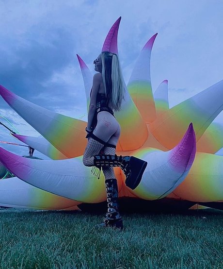 Lilplaybunny セクシーなポルノスター アーカイブ