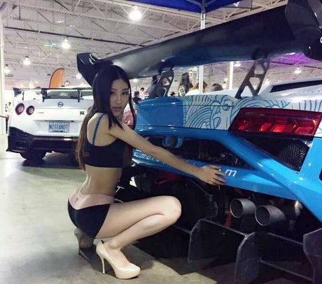 Vivika Babe xxxスター 画像