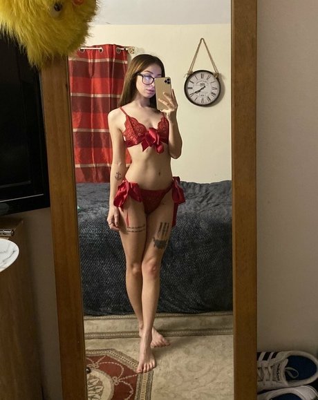 ぽっちゃりラテン系オンリーファンズ アートポルノ 画像