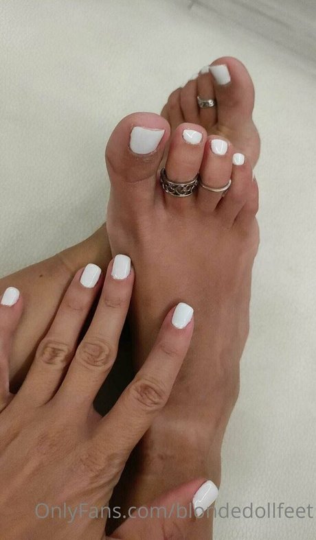 blondedollfeet 完璧な女優 アーカイブ